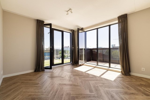 Foto 1: Hoofddorp - Mies van der Rohestraat - Foto 1
