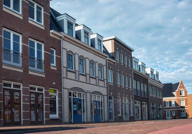 Foto 2: Dalfsen - Koninginnenplein - Foto 2