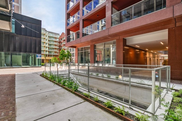 Foto 3: Amsterdam - Oostenburgermiddenstraat - Foto 3