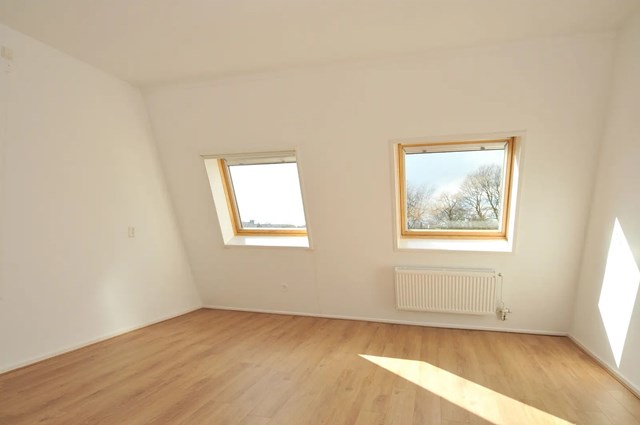 Foto 6: Naarden - Lambertus Hortensiuslaan - Foto 6