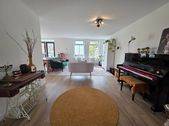 Foto 3: Rijnsaterwoude - Herenweg - Foto 3