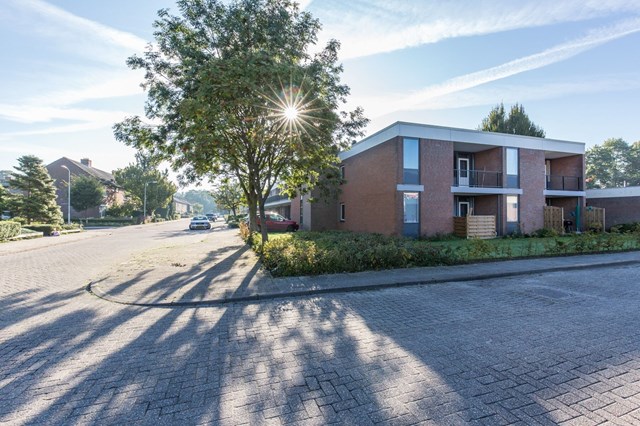 Foto 2: Voorst (Gem. Voorst) - Tuinstraat - Foto 2