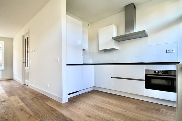 Foto 6: Haarlem - Professor van der Waalsstraat - Foto 6