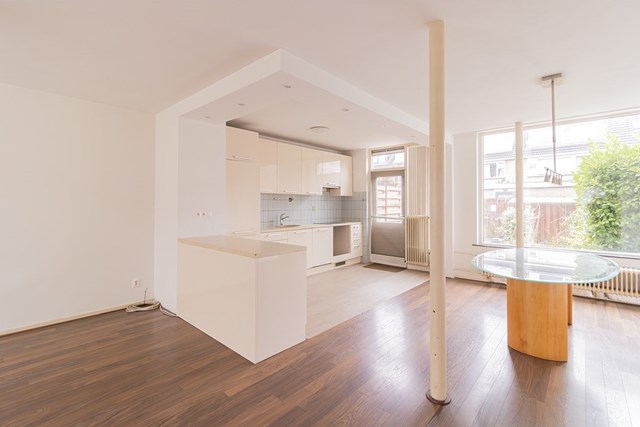 Foto 3: Uithoorn - Van Eerbeeklaan - Foto 3