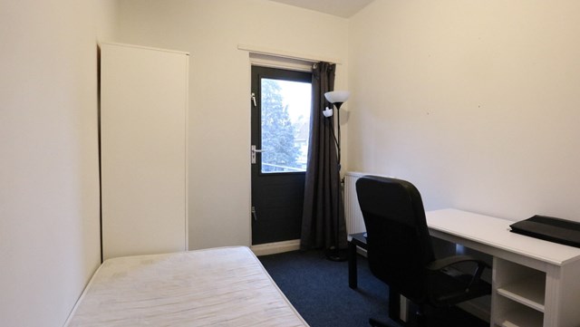 Foto 2: Eindhoven - Pioenroosstraat - Foto 2