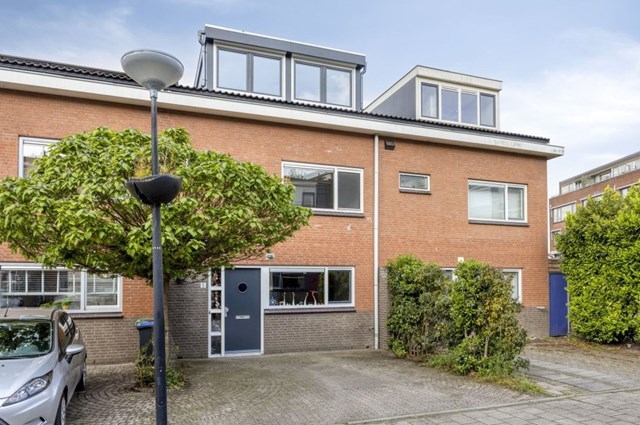 Foto 1: Gouda - Justus van Effenpad - Foto 1