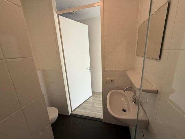 Foto 3: Amsterdam - August Allebeplein - Foto 3