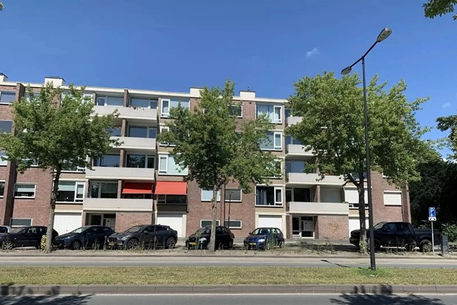 Foto 1: Bergen op Zoom - Rooseveltlaan - Foto 1
