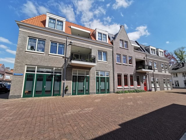 Foto 3: Dalfsen - Koninginnenplein - Foto 3