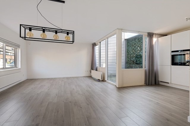 Foto 2: Amsterdam - Turnhoutplantsoen - Foto 2