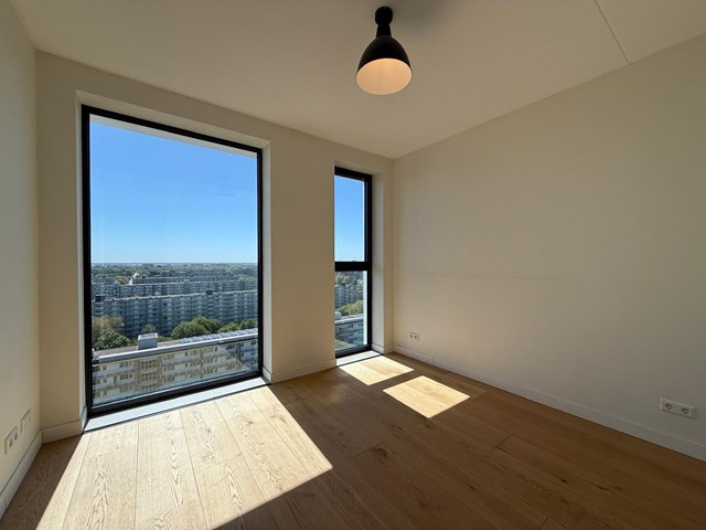 Foto 7: Amsterdam - Bijlmerplein - Foto 7