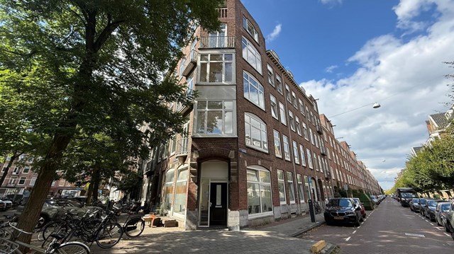 Foto 1: Amsterdam - Maarten Harpertszoon Trompstraat - Foto 1