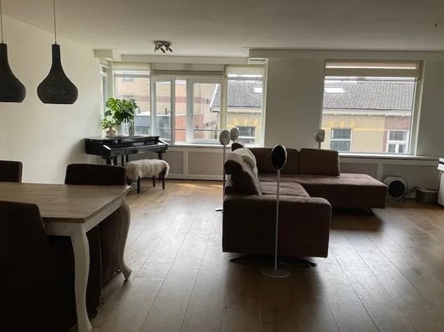 Foto 2: Hilversum - Naarderstraat - Foto 2