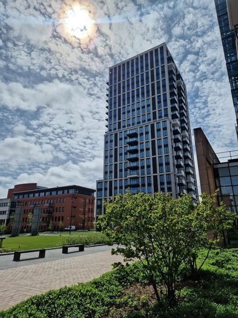 Foto 1: Den Haag - Maanplein - Foto 1