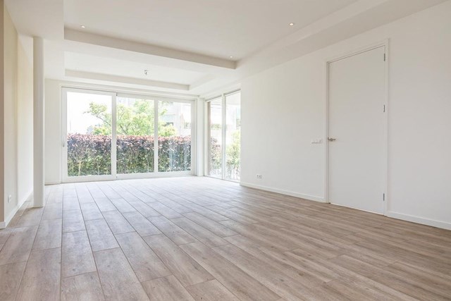 Foto 3: Nieuw-Vennep - Dokter van Haeringenplantsoen - Foto 3