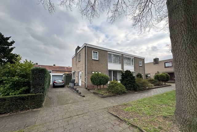 Foto 1: Geleen - Europalaan - Foto 1
