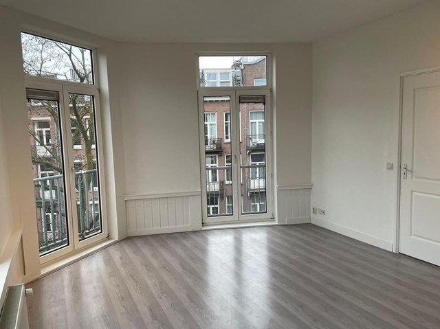 Foto 7: Amsterdam - Maarten Harpertszoon Trompstraat - Foto 7