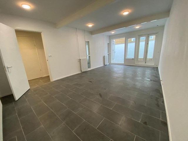 Foto 3: Leeuwarden - Oeverstraat - Foto 3