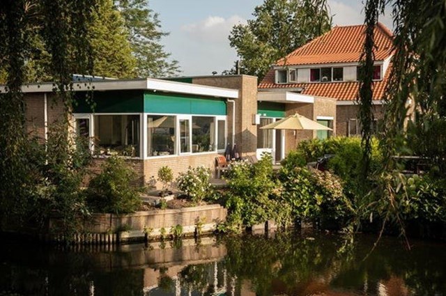 Foto 1: Rozenburg (ZH) - Koninginnelaan - Foto 1