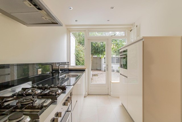 Foto 6: Amstelveen - Pluimessenlaan - Foto 6