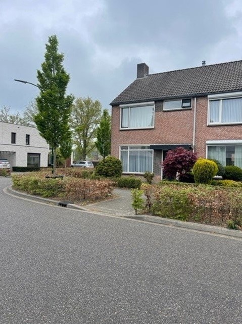 Foto 2: Waalre - Ekenrooisestraat - Foto 2