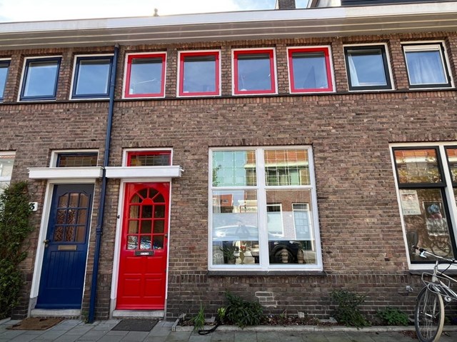 Foto 1: Delft - Van Zuylen van Nijeveltstraat - Foto 1