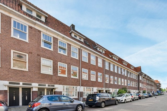 Foto 1: Amsterdam - Reinier Claeszenstraat - Foto 1