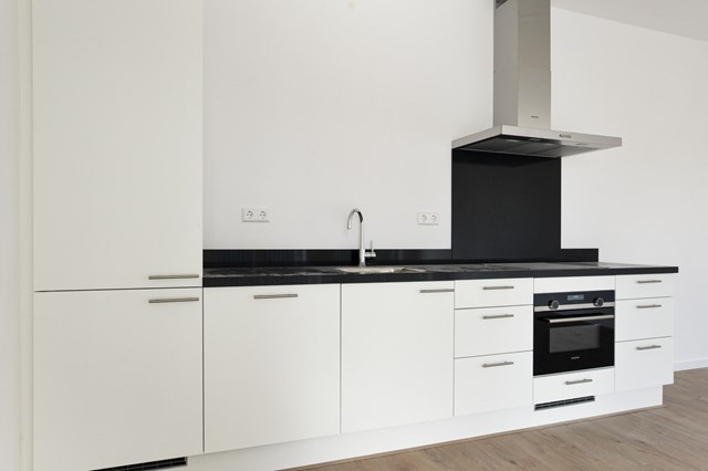 Foto 5: Diemen - Karel Appelhof - Foto 5