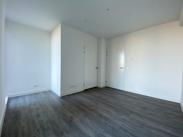 Foto 5: Almere - Stationsplein - Foto 5