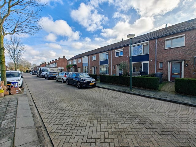 Foto 2: Mierlo - Bisschop van Mierlostraat - Foto 2