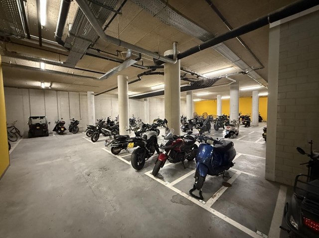 Foto 2: Amsterdam - Elizabeth Cady Stantonplein - Foto 2