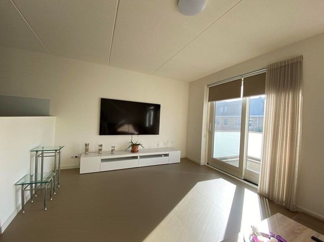 Foto 2: Almere - Jacques Lebrunstraat - Foto 2