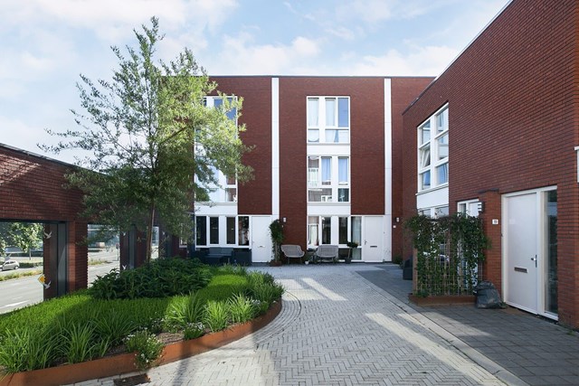 Foto 1: Tilburg - Lariksplaats - Foto 1