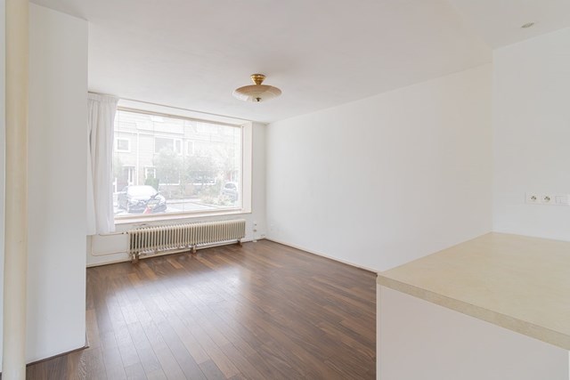 Foto 6: Uithoorn - Van Eerbeeklaan - Foto 6