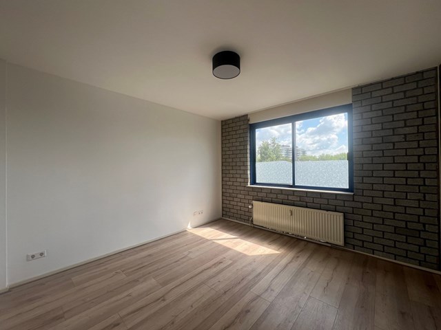 Foto 2: Alphen aan den Rijn - Henry Dunantweg - Foto 2