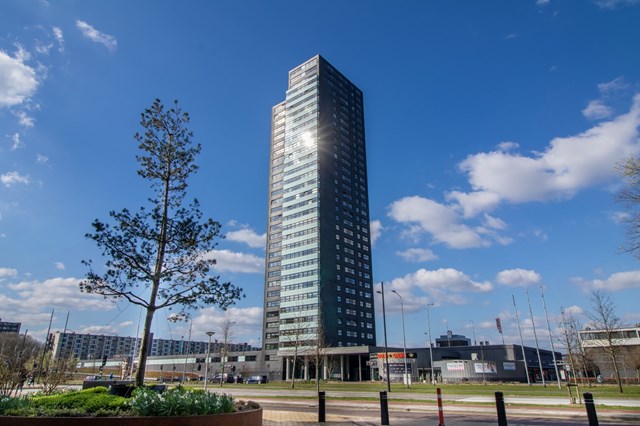 Foto 1: Eindhoven - Winkelcentrum Woensel - Foto 1