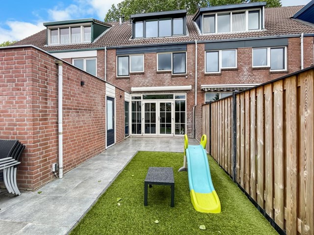 Foto 1: Almere - Middenhof - Foto 1