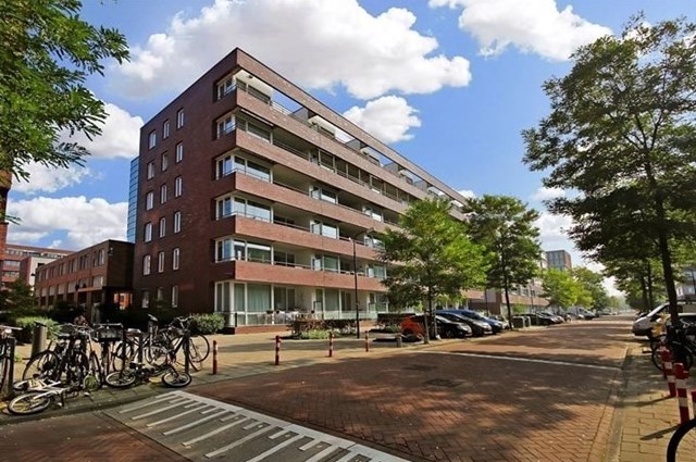 Foto 1: Amsterdam - Johan Hofmanstraat - Foto 1