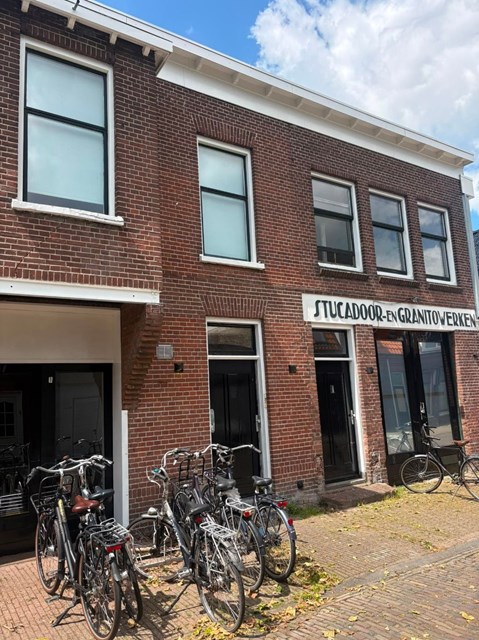 Foto 1: Leeuwarden - Oeverstraat - Foto 1