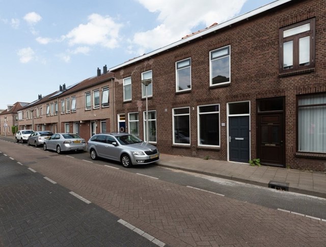 Foto 1: Gouda - Van Middelantstraat - Foto 1