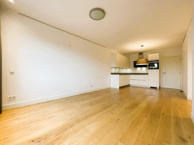 Foto 4: Amsterdam - Wouwermanstraat - Foto 4