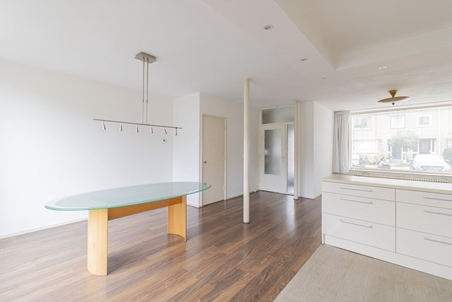 Foto 5: Uithoorn - Van Eerbeeklaan - Foto 5