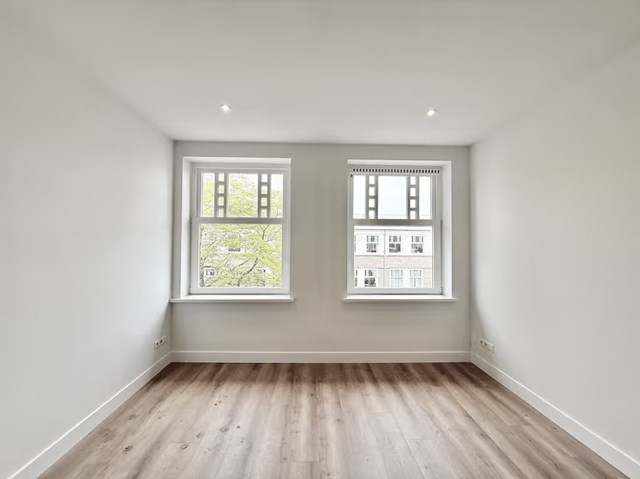 Foto 1: Amsterdam - Van Spilbergenstraat - Foto 1