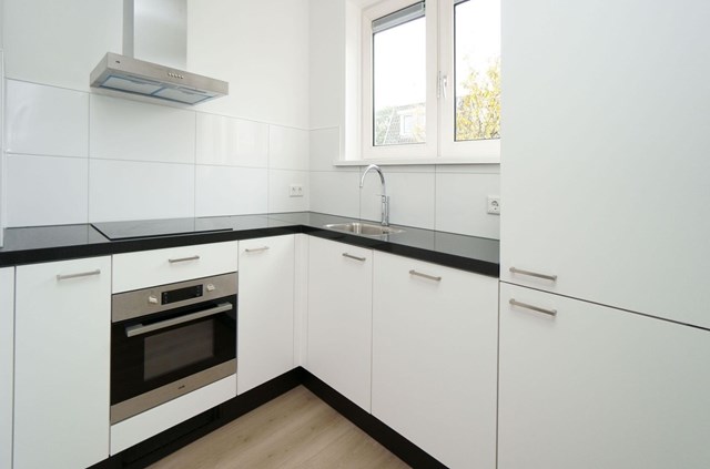 Foto 2: Utrecht - Laan van Nieuw Guinea - Foto 2