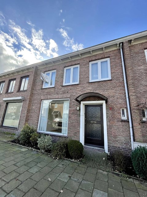 Foto 1: Roosendaal - Esdoornlaan - Foto 1