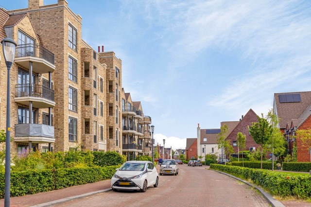Foto 2: Hoofddorp - Charles Brandonlaan - Foto 2