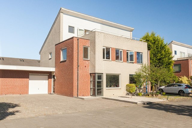 Foto 2: Tilburg - Oudenboschstraat - Foto 2