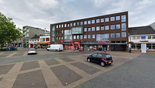 Foto 1: Eindhoven - Woenselse Markt - Foto 1
