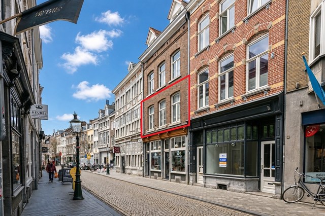 Foto 1: Maastricht - Rechtstraat - Foto 1