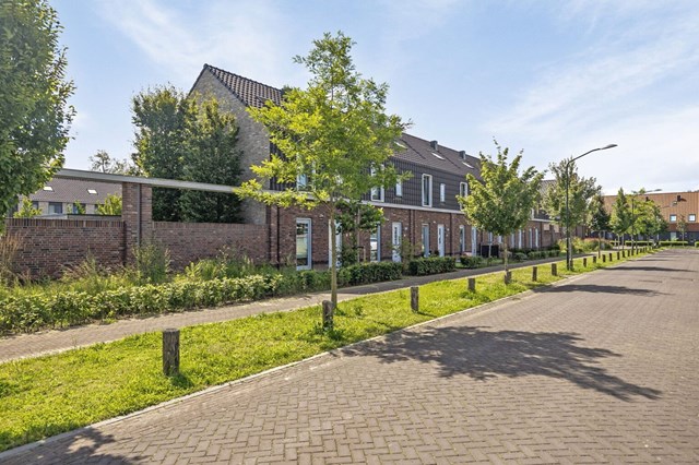 Foto 2: Veghel - Bloemenakker - Foto 2